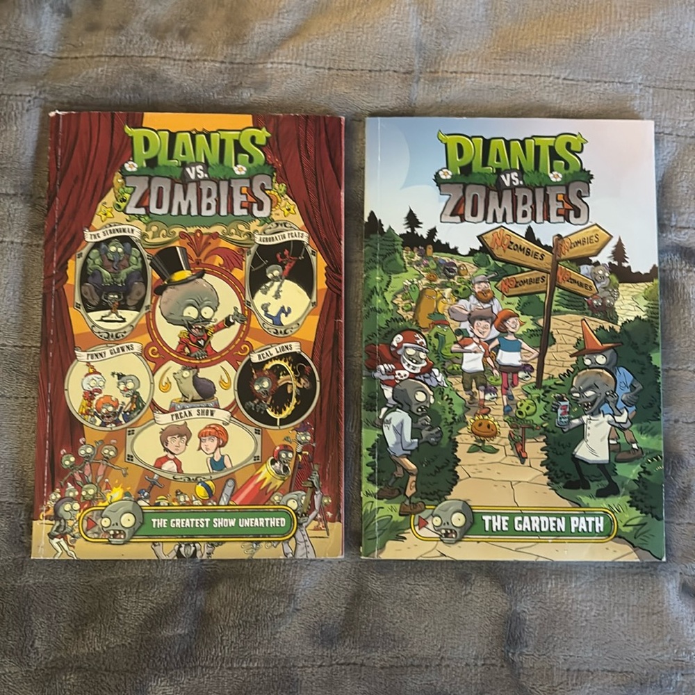 🧟‍♂️ Plants vs Zombies Books, set of two